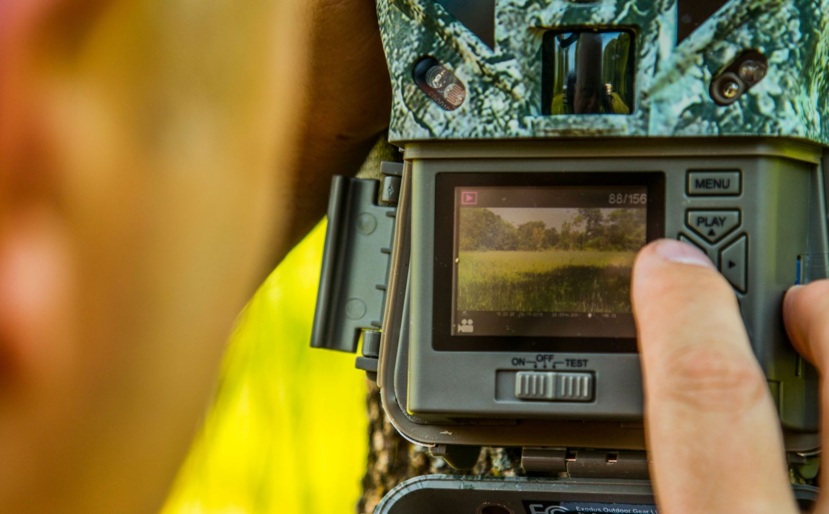 Hanging trail cameras to not spook deer